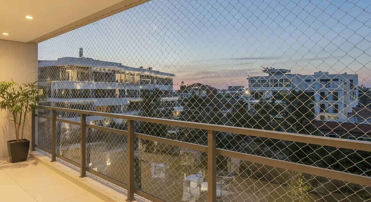 Rede de proteção em sacada de apartamento – atendimento na Vila Medeiros